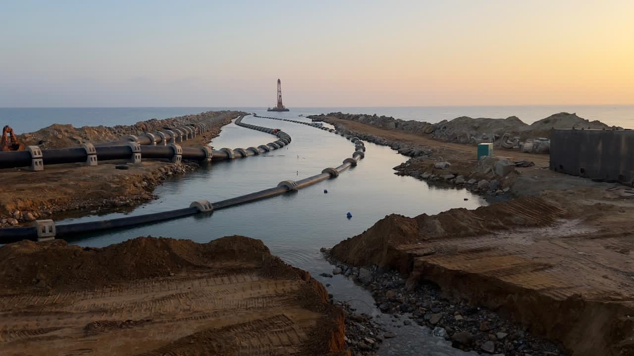 Marine pipeline installation at sea